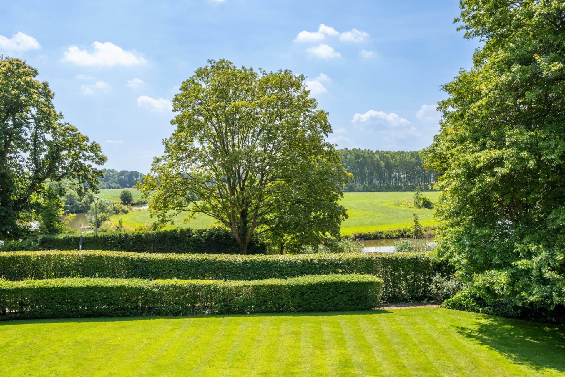 Villa in het Leiepark met uitzicht op de Ooidonk Meersen.