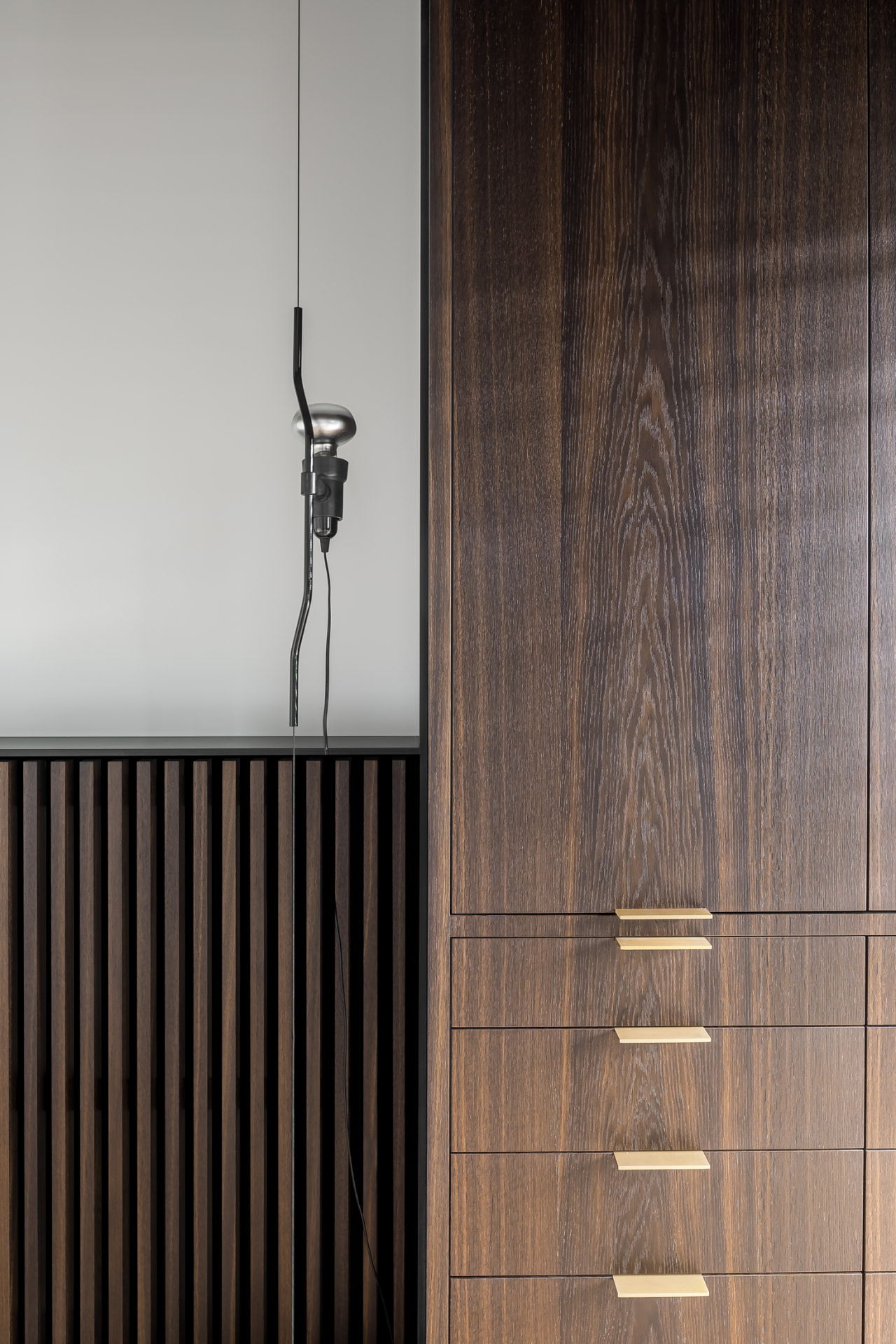Een lichtrijk appartement met prachtige detaillering.  — beeld 3