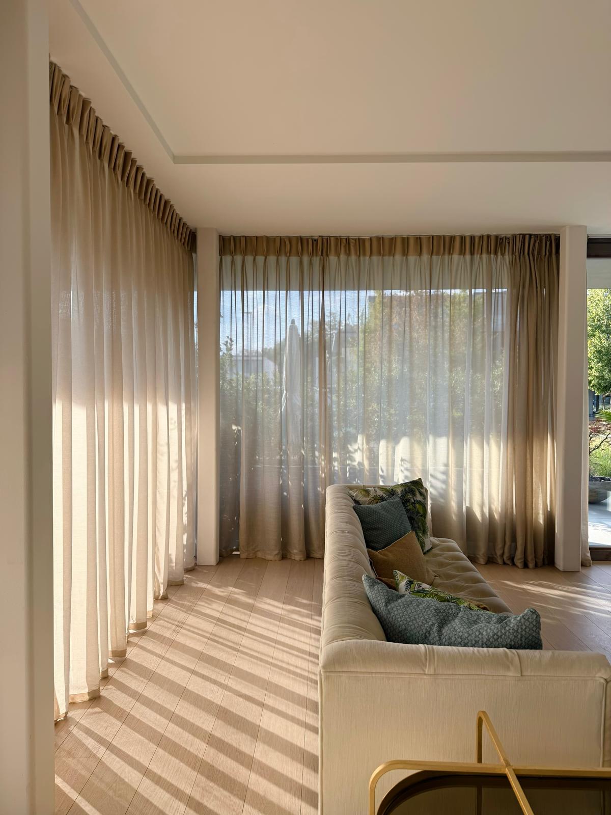 Residentie Light Falls — interieur met zonnegloed